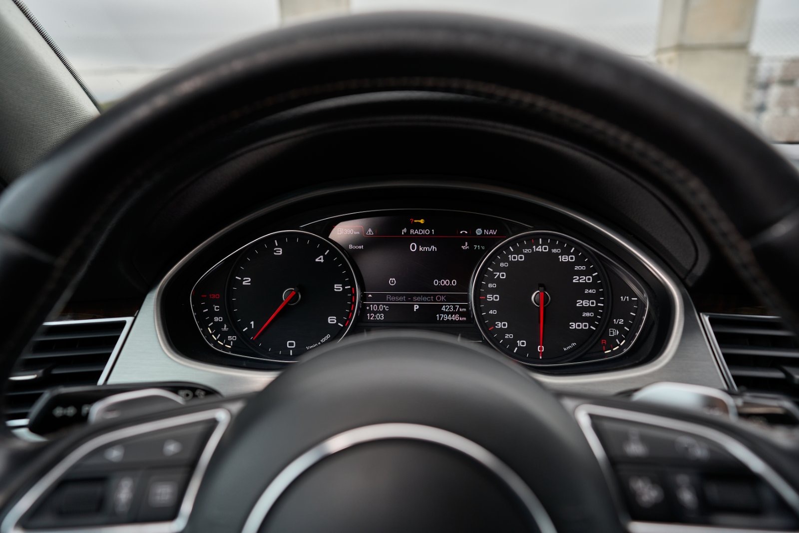 AUDI A8 3.0TDI 3X-TV W12 пакет 