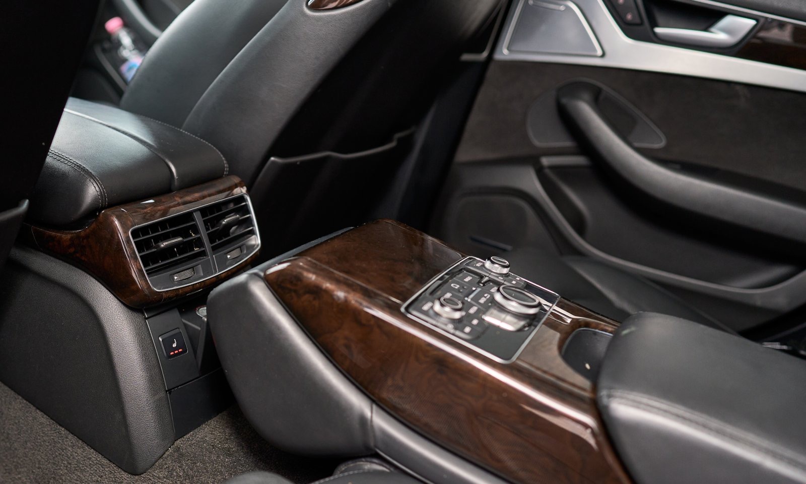 AUDI A8 3.0TDI 3X-TV W12 пакет 